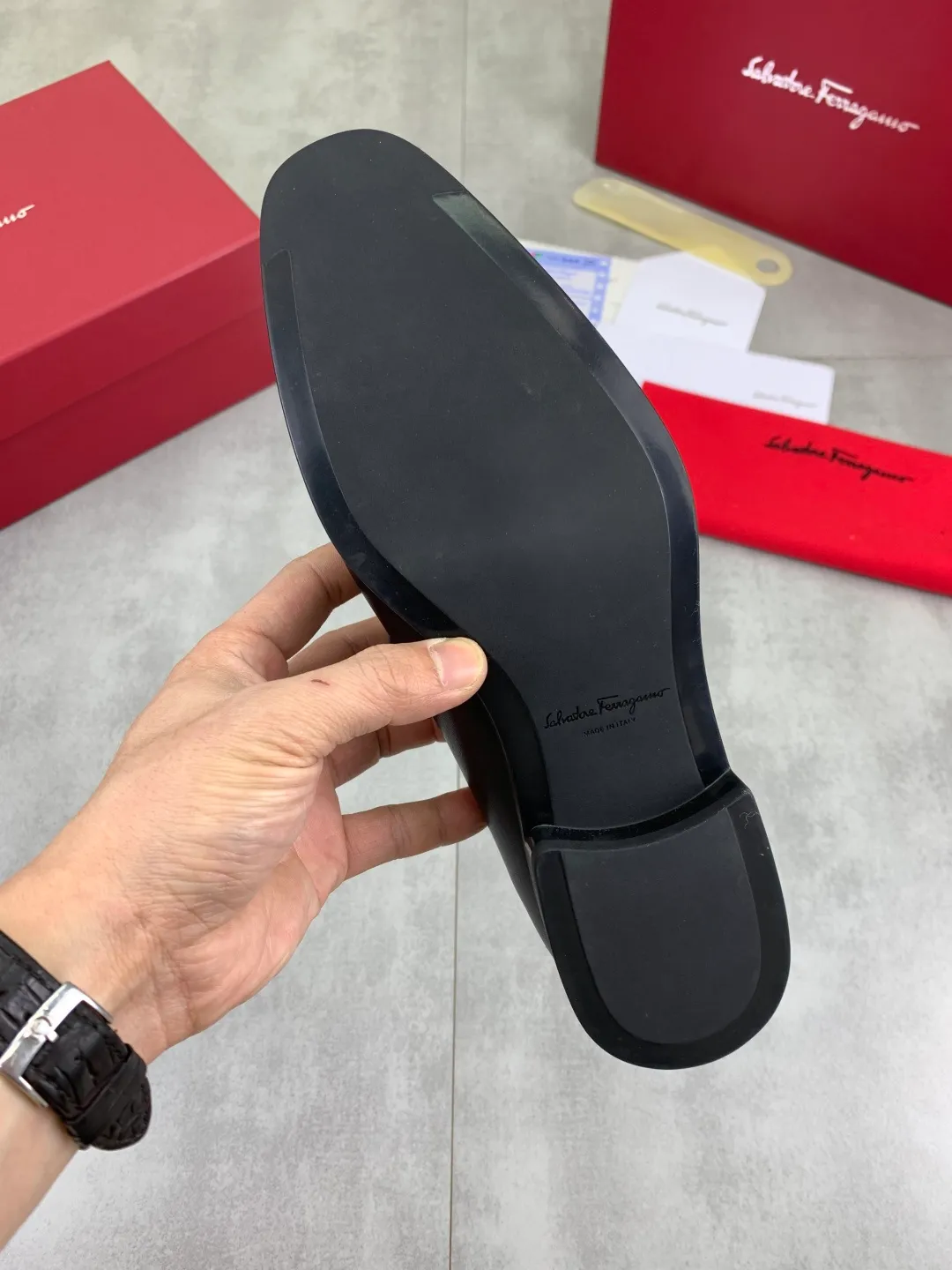 Men's men's shoes 💰P600💰[New model] High quality water-dyed cowhide 🆘[Salvatore Ferragamo] Ferragamo's latest casual business leather shoes for men! Listed simultaneously! The fabric is made of specially imported original calfskin, and the interior is made of imported water-dyed cowhide. It is absolutely luxurious and leads the fashion trend. Matching code: 38-44 (45 and 46 can be customized) 5️⃣ colors available